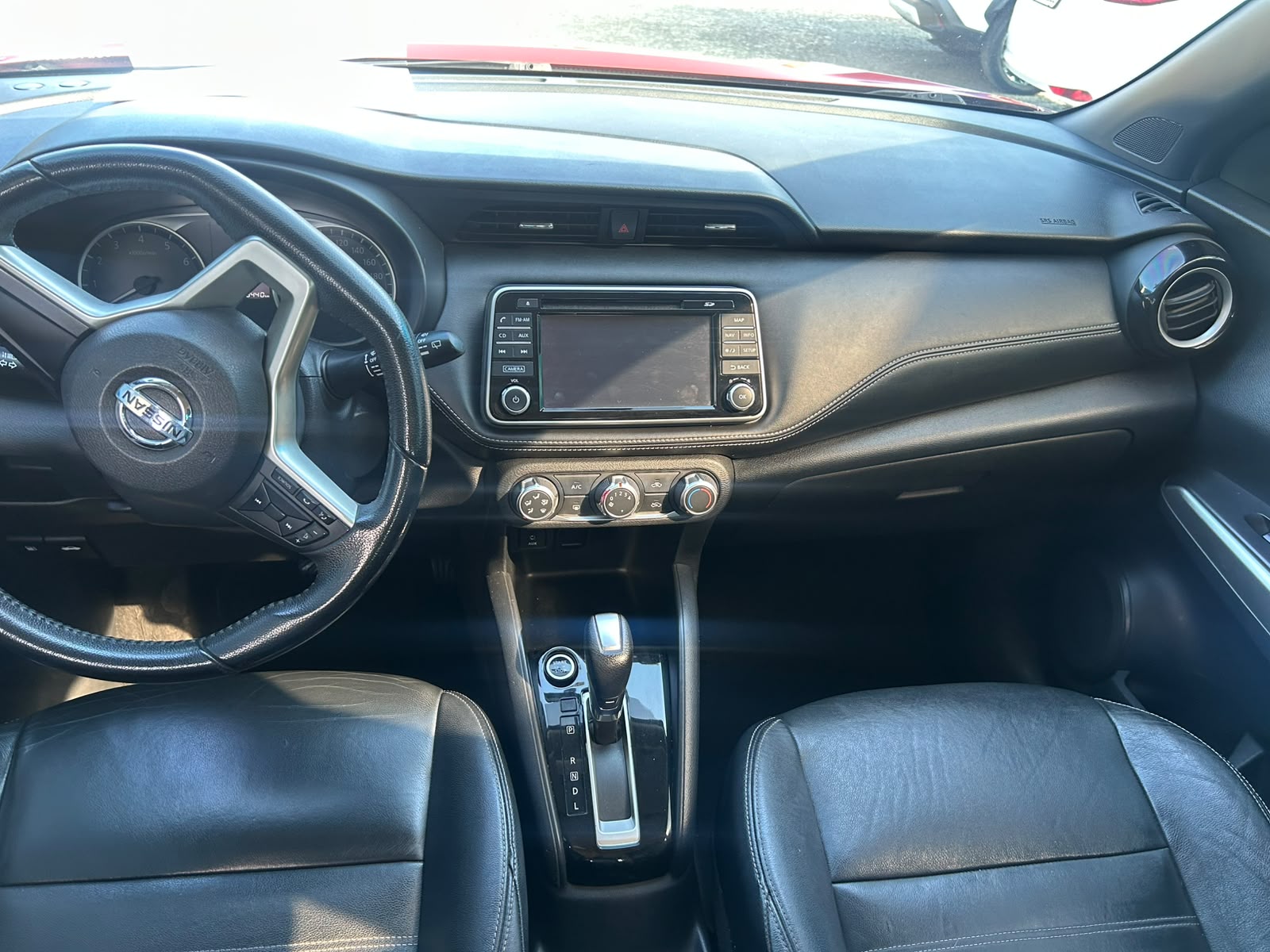 NISSAN KICKS SV