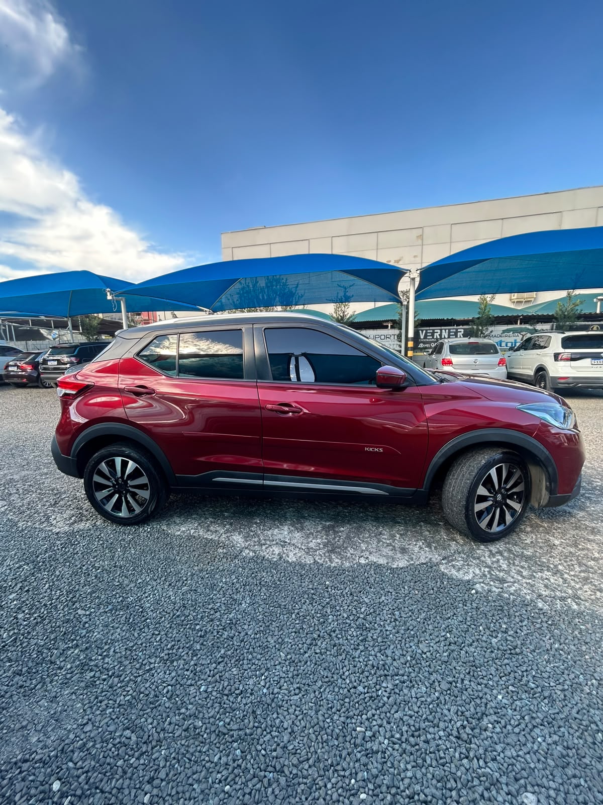 NISSAN KICKS SV