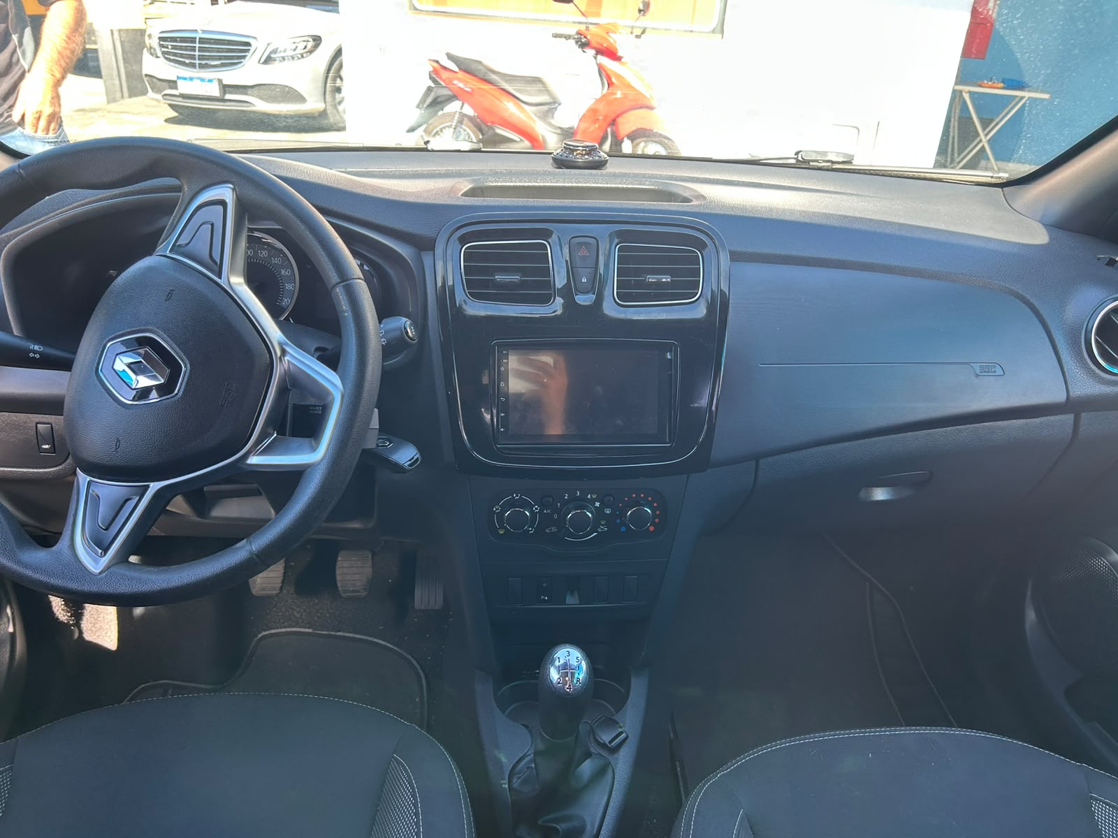 RENAULT SANDERO ZEN